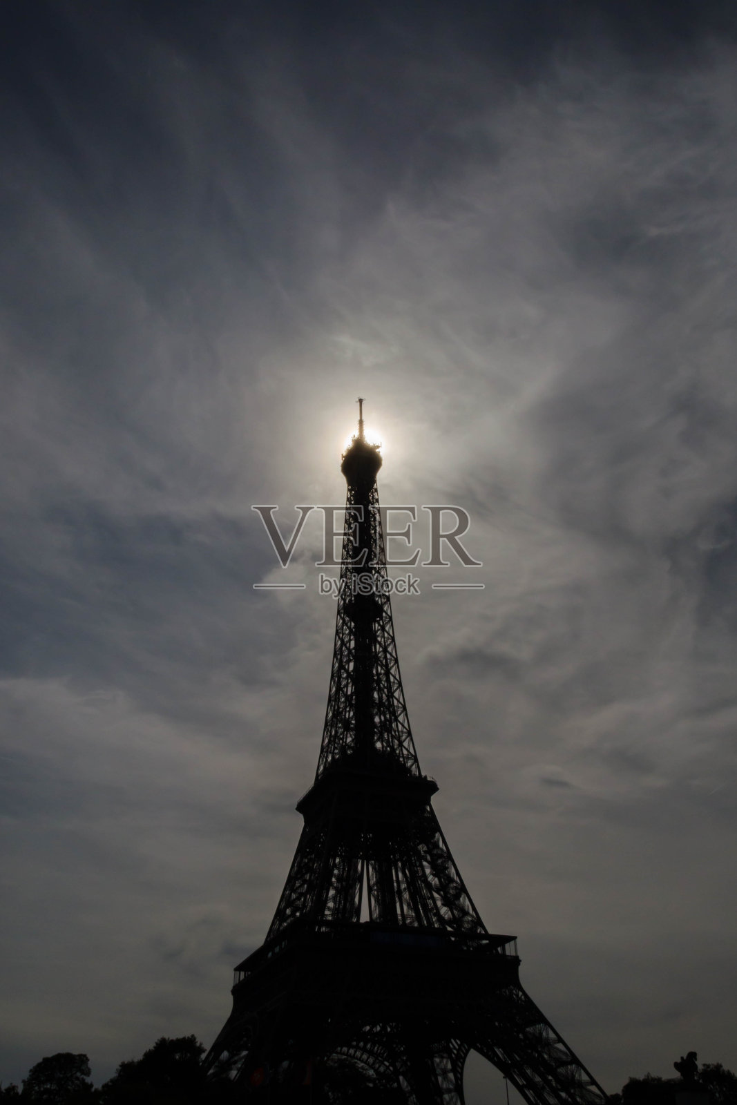 埃菲尔铁塔反日照片摄影图片