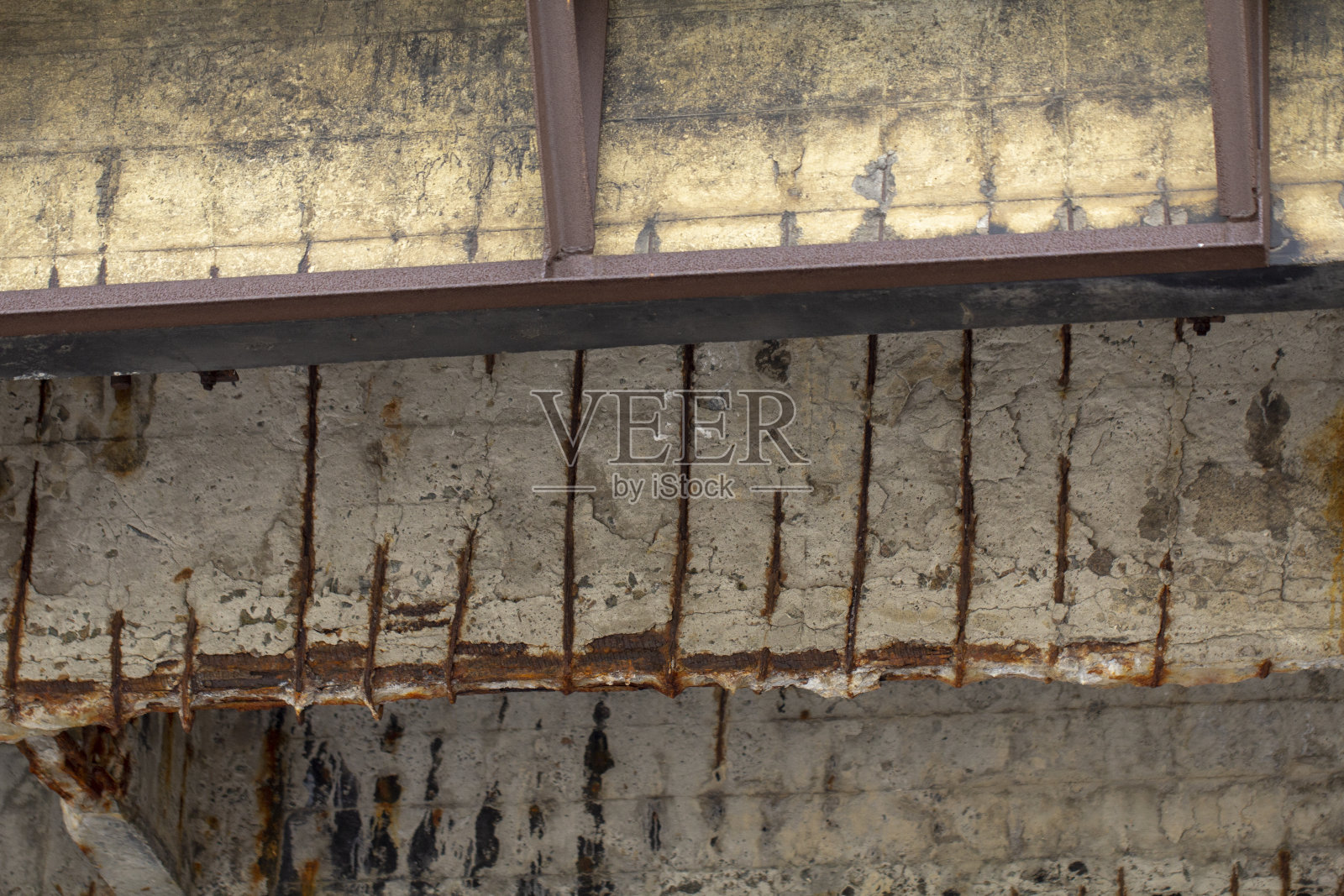 损坏的桥梁支撑近距离运输混凝土照片摄影图片