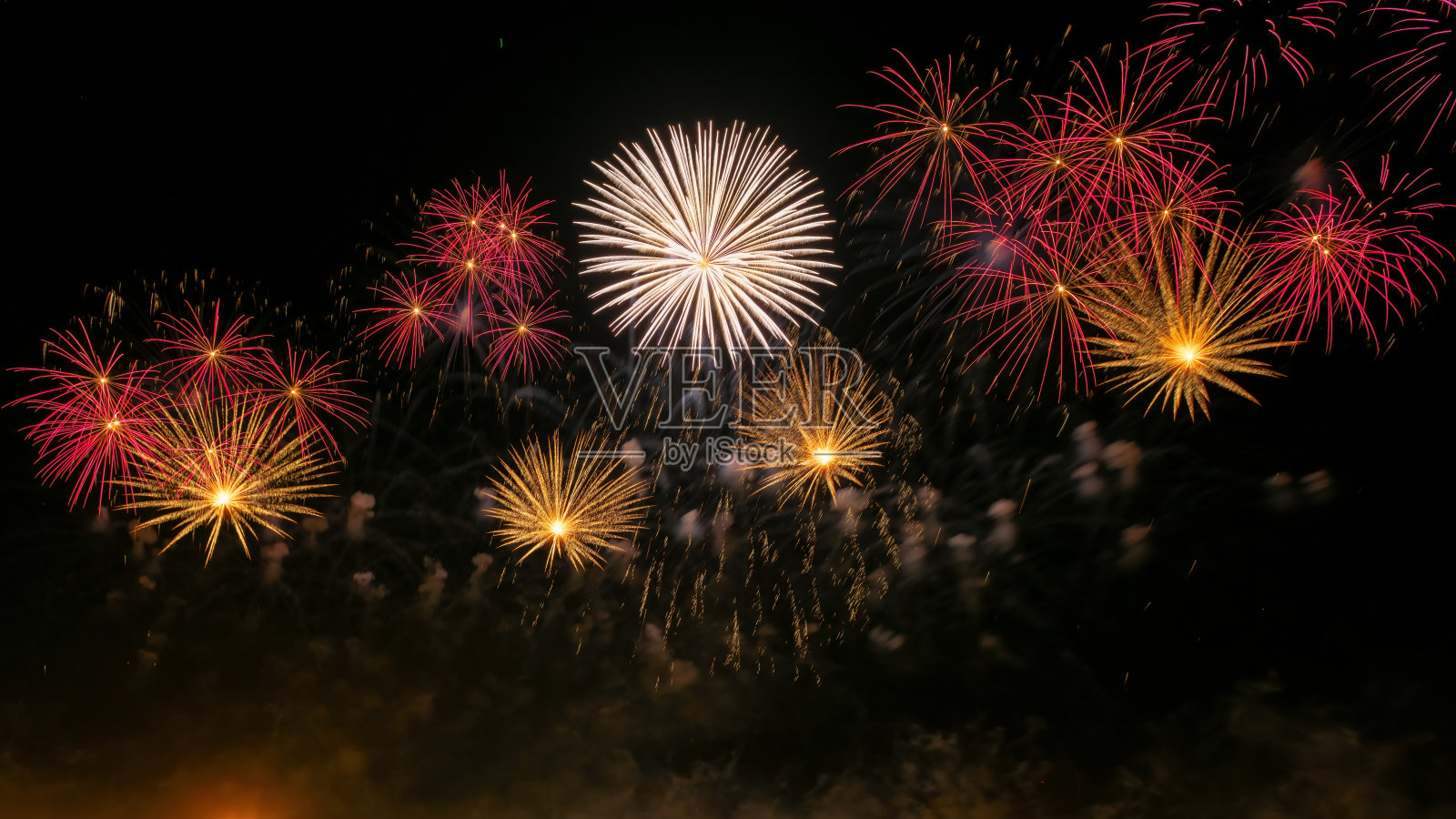 五彩缤纷的烟花照片摄影图片