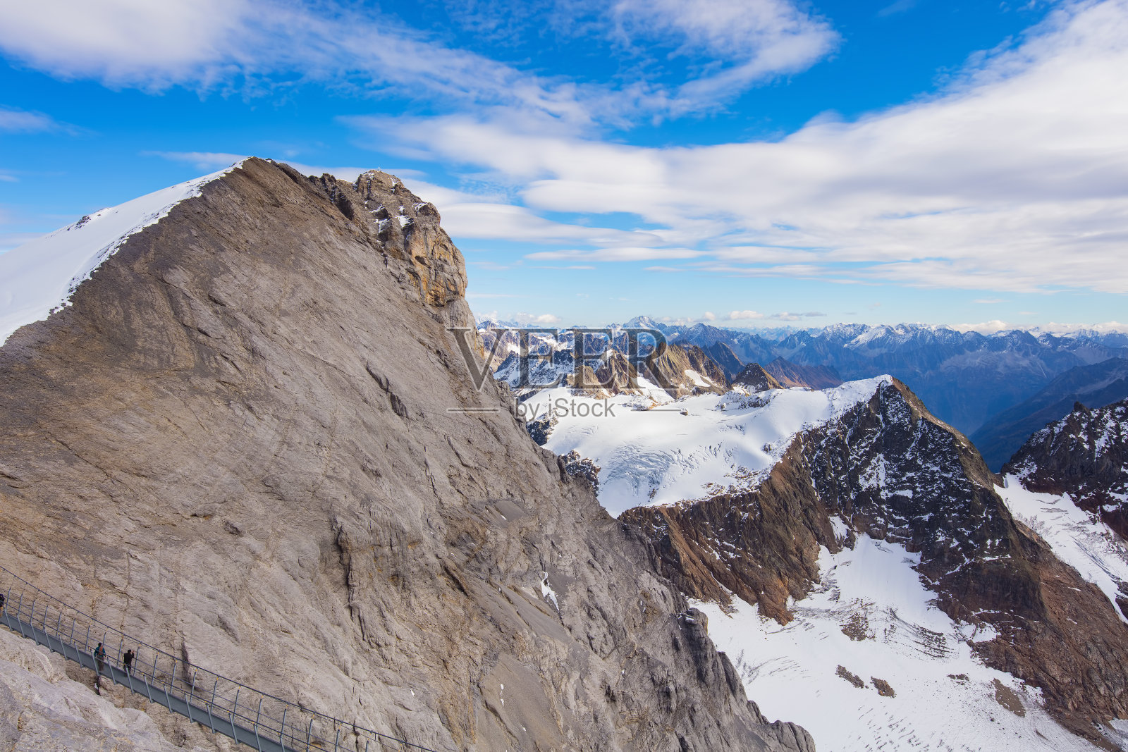 10月中旬从瑞士铁力士山顶看到的景色照片摄影图片