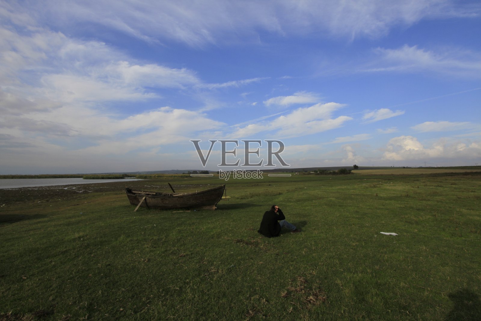 废弃的旧Kayak照片摄影图片