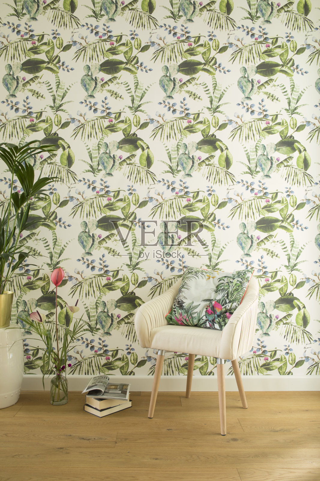 读书或研究室内杂志的可爱和明亮的空间。时尚的室内舒适的房子。照片摄影图片