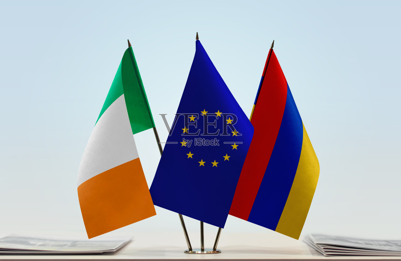 爱尔兰、欧盟和亚美尼亚国旗照片摄影图片