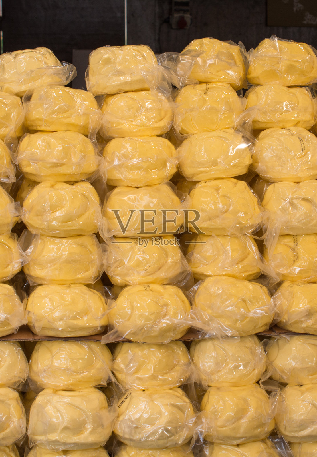 全新鲜黄油块作为农场乳制品照片摄影图片