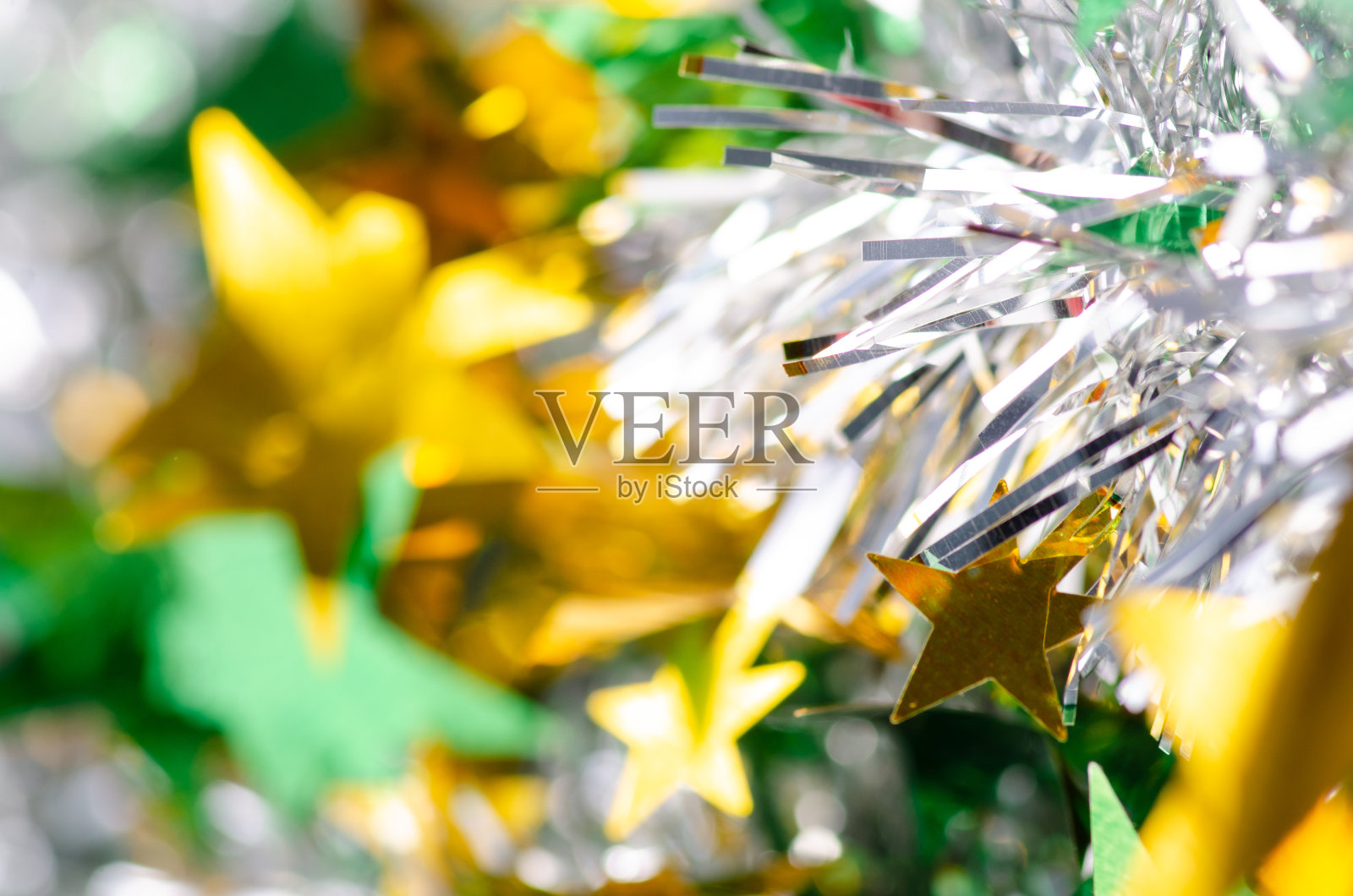 一个装饰金丝圣诞新年闪闪发光照片摄影图片