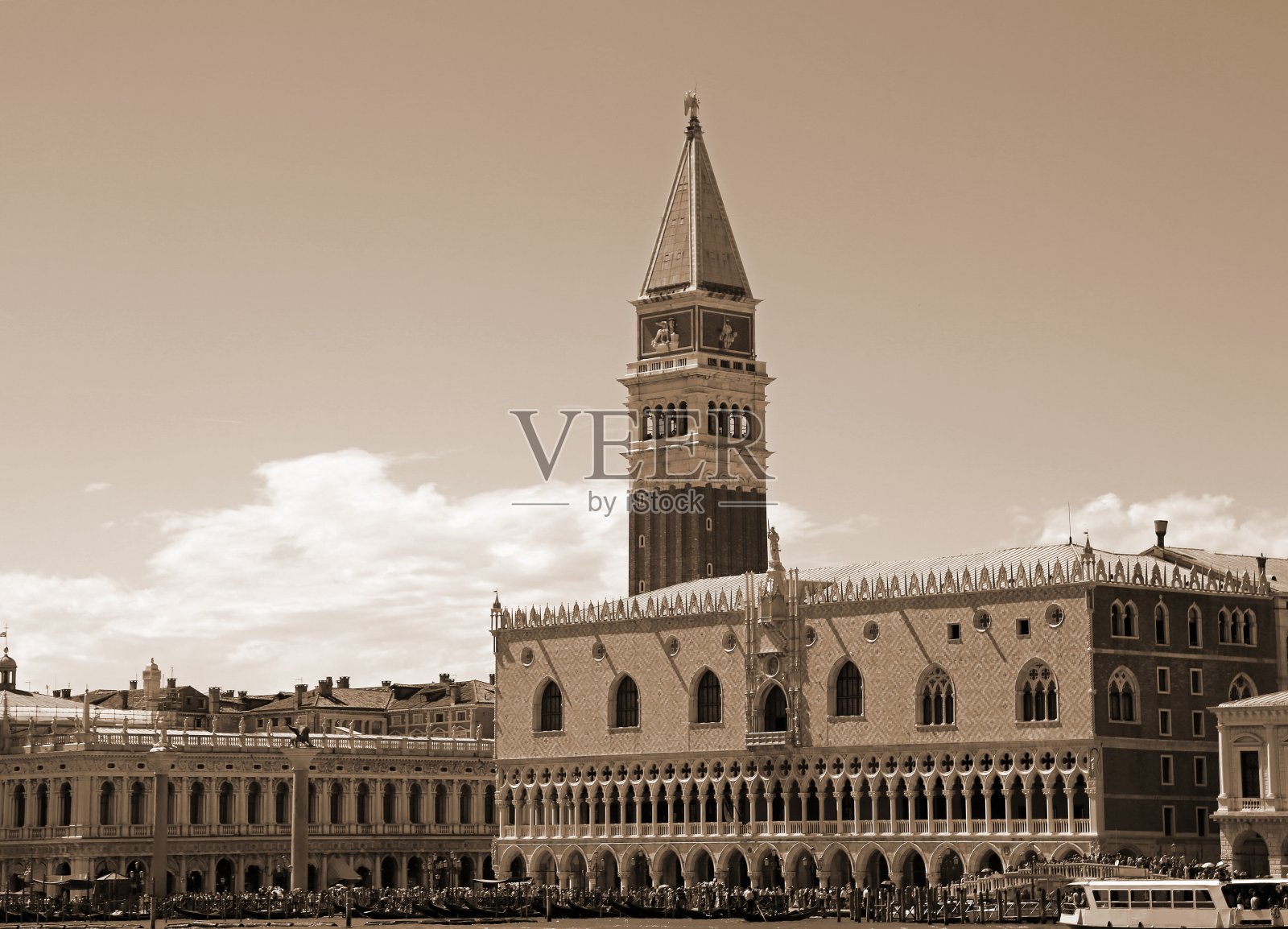 意大利威尼斯圣马克钟楼和公爵宫具有深褐色的色调效果照片摄影图片