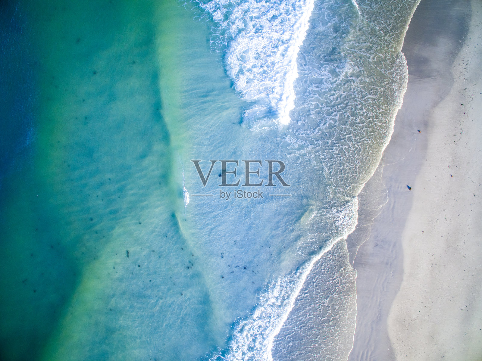 海浪和冲浪的鸟瞰图照片摄影图片