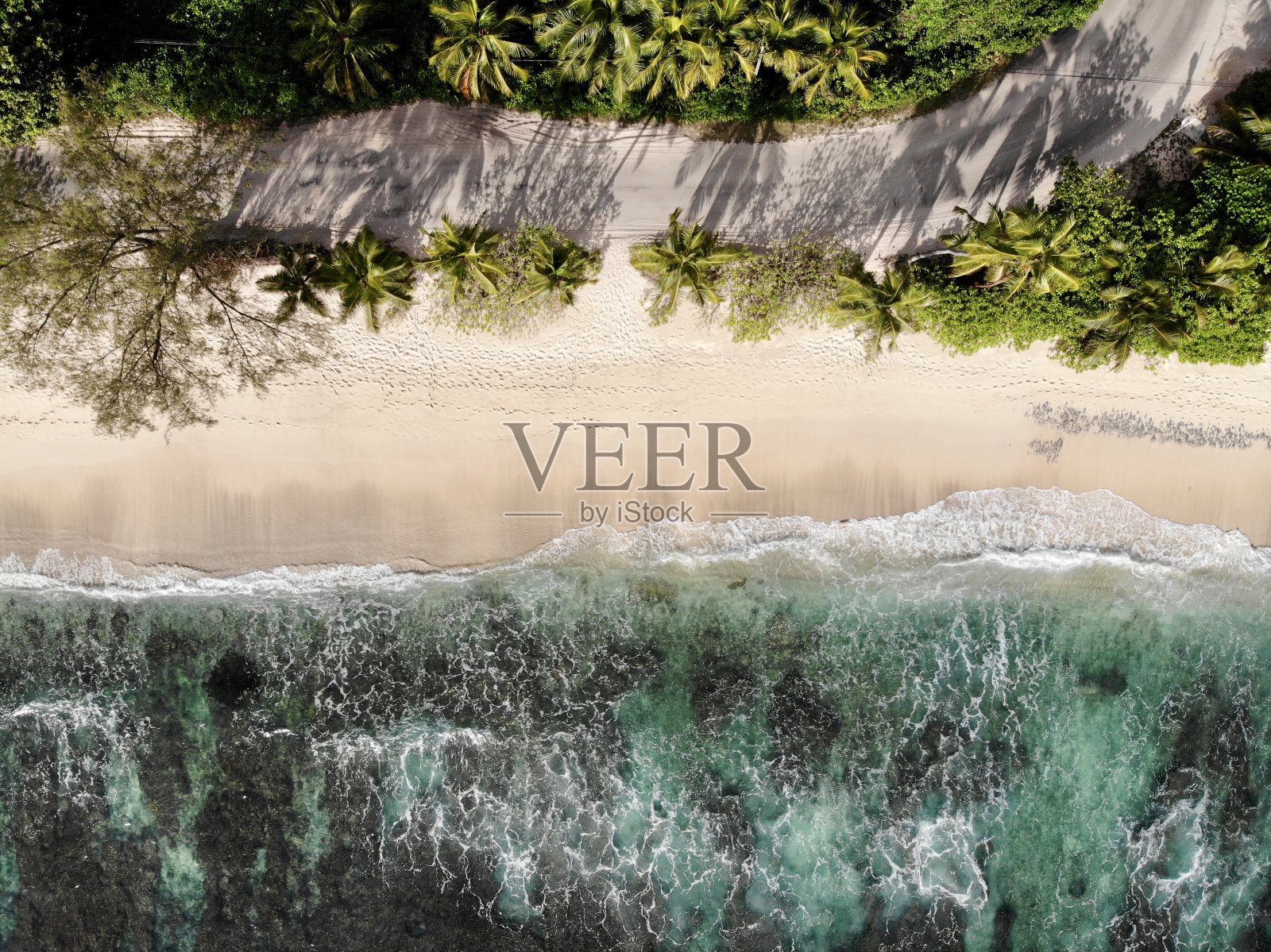 无人机拍摄了塞舌尔海滩照片摄影图片