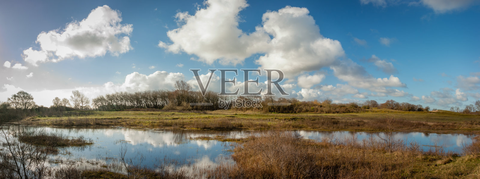 内陆沙丘湖-全景图照片摄影图片