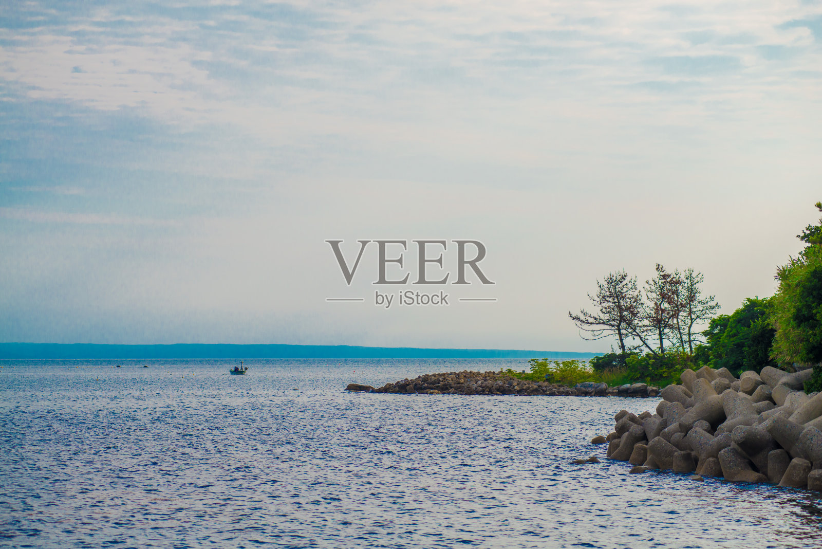 日本富山滨原海滩海景照片摄影图片