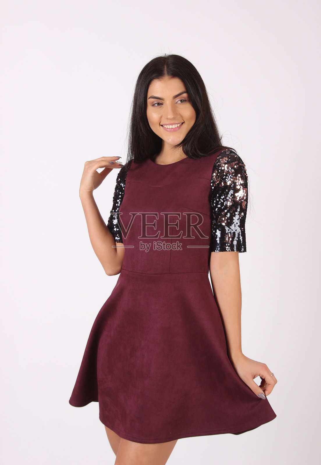 时尚照片年轻美丽的女模特在服装。工作室的照片照片摄影图片