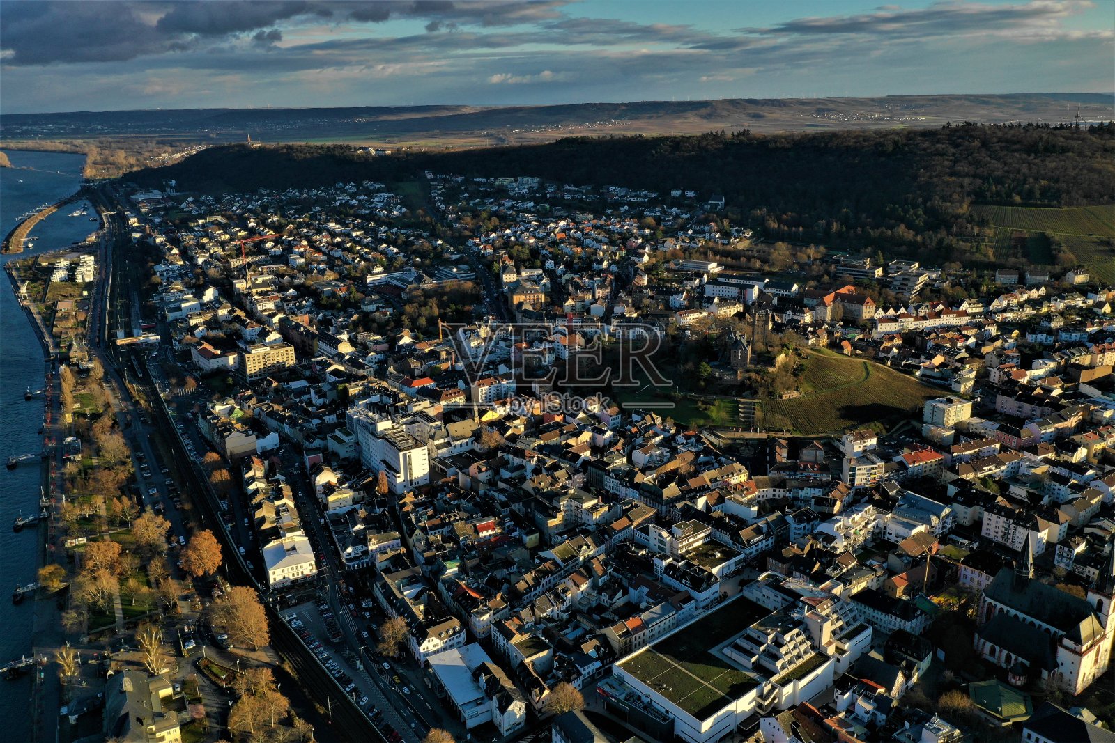 从空中搜索照片摄影图片