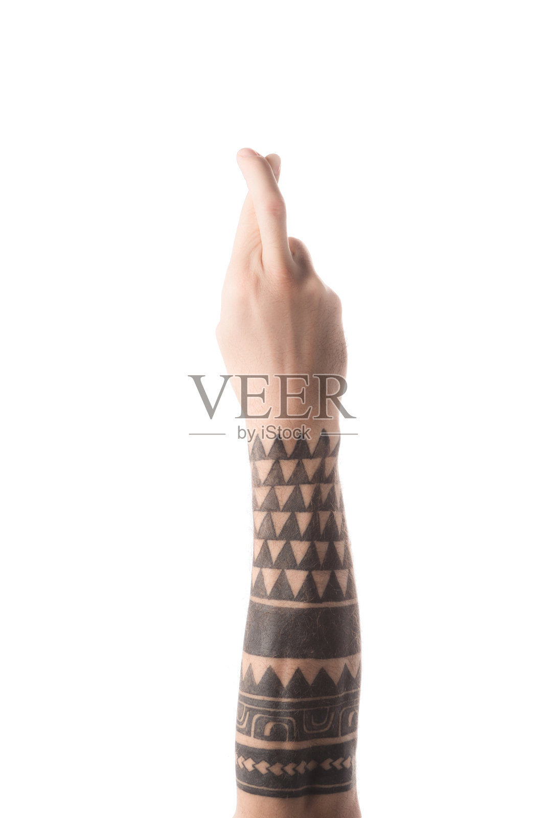 部分观点的纹身男子显示字母R在聋哑的语言孤立在白色照片摄影图片