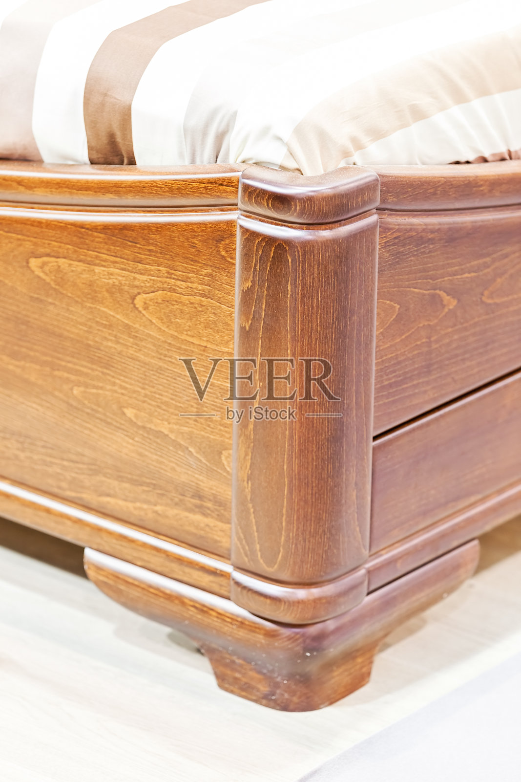 双人床照片摄影图片