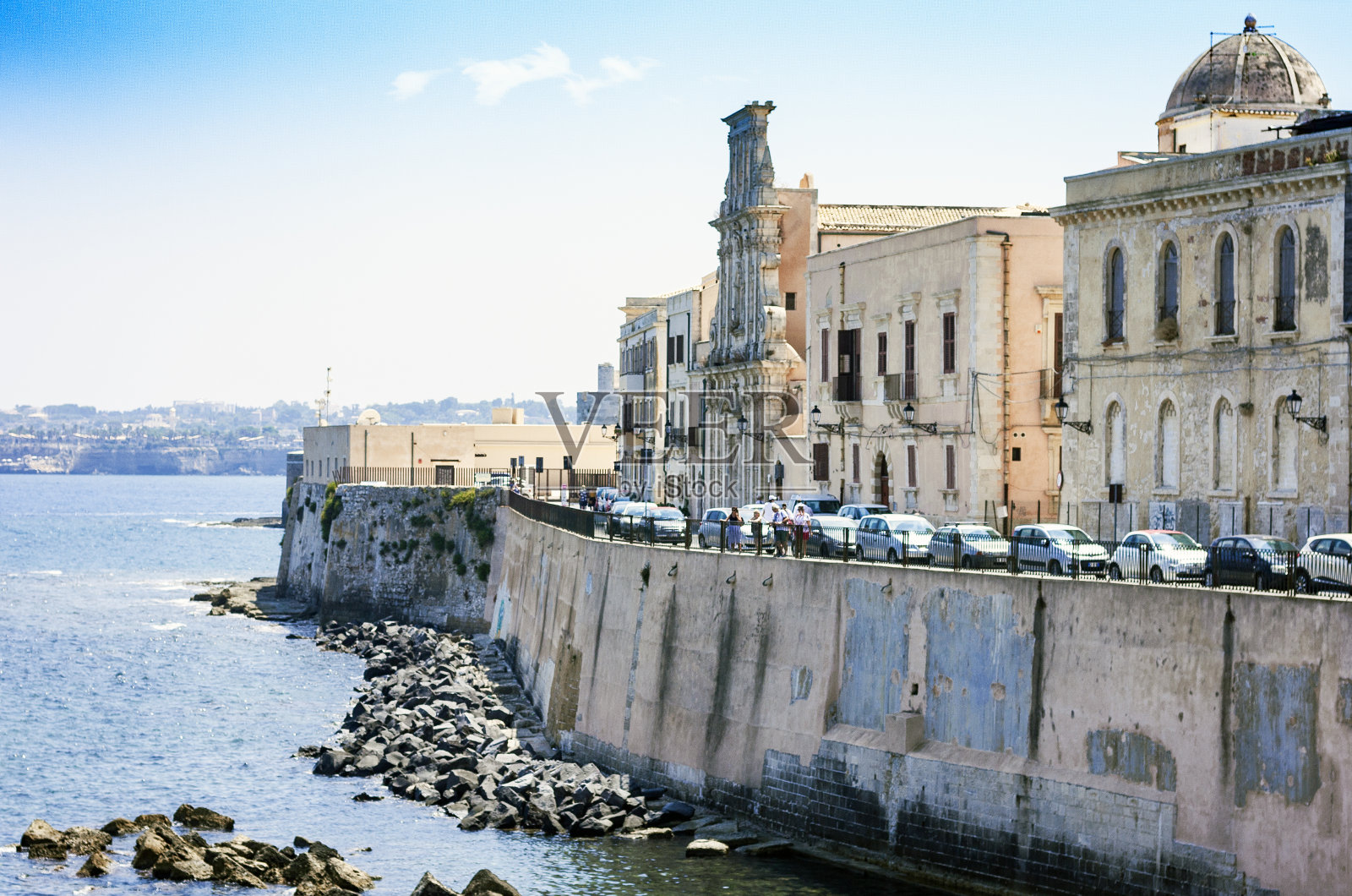 意大利西西里岛锡拉丘兹奥提嘉岛的老街,古建筑的立面。照片摄影图片