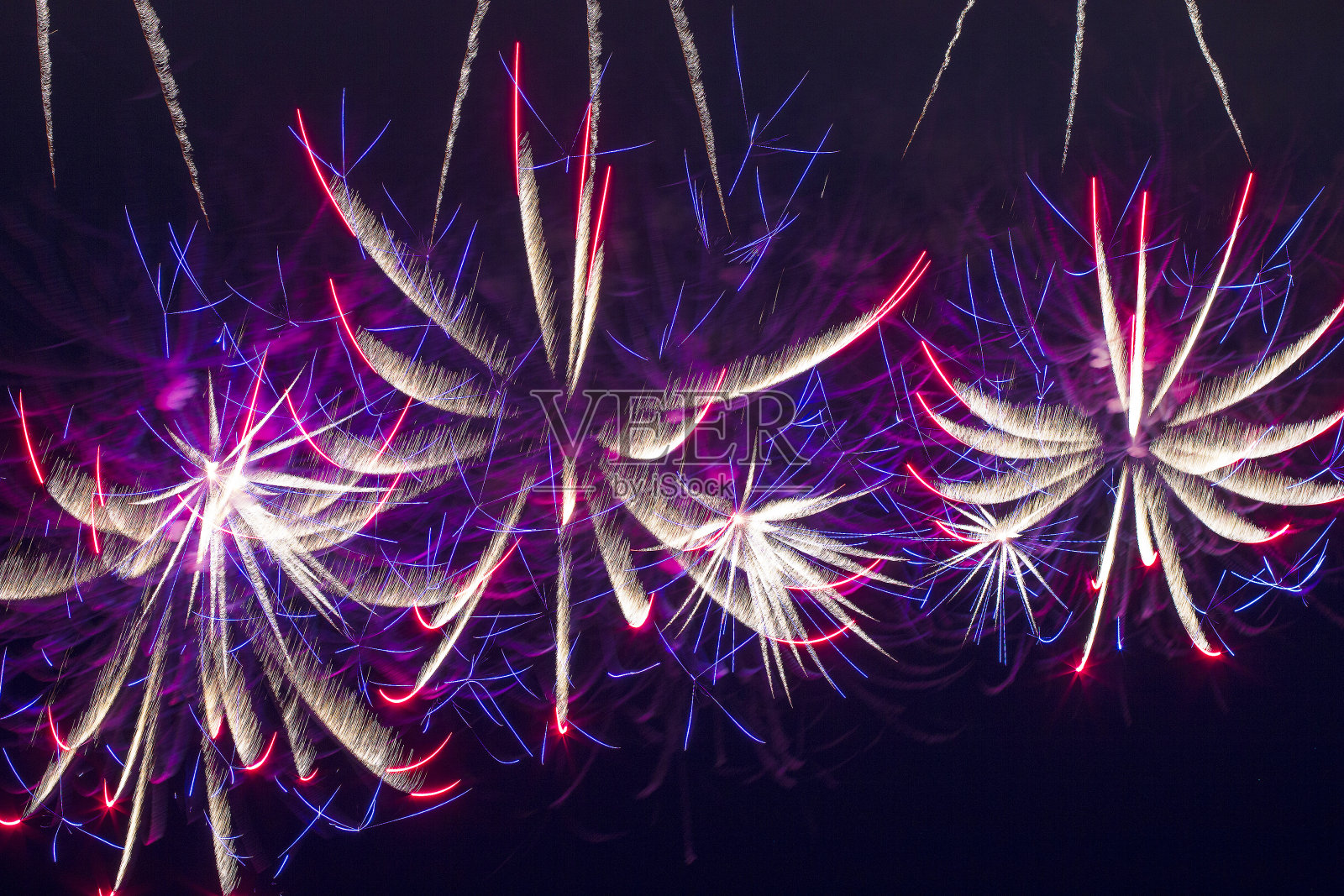 莫斯科日落后美丽的烟花照片摄影图片