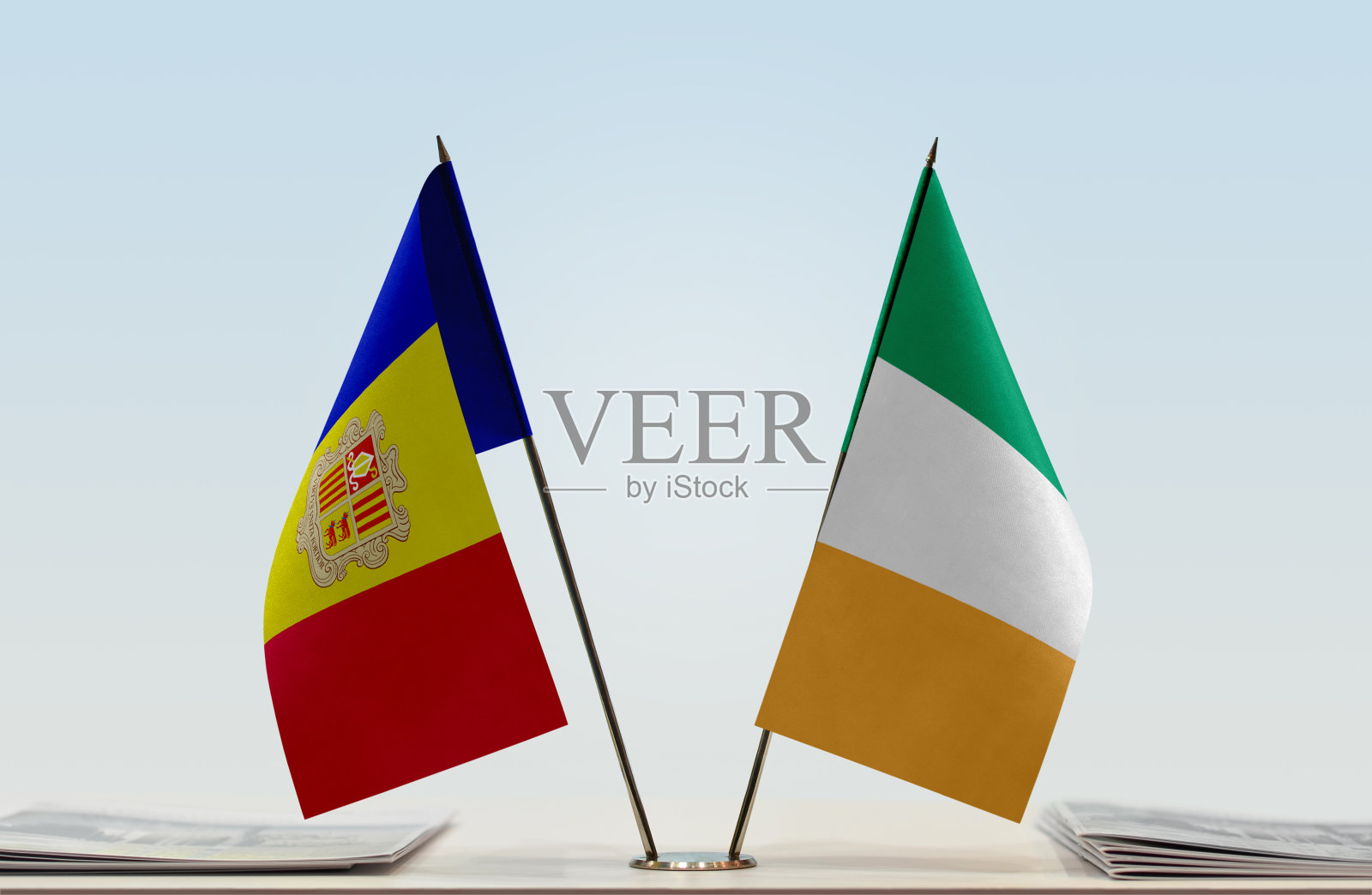 安道尔和爱尔兰的国旗照片摄影图片