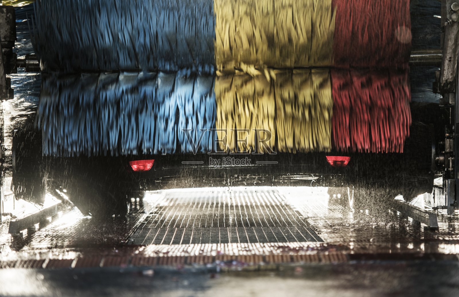 洗车过程中照片摄影图片