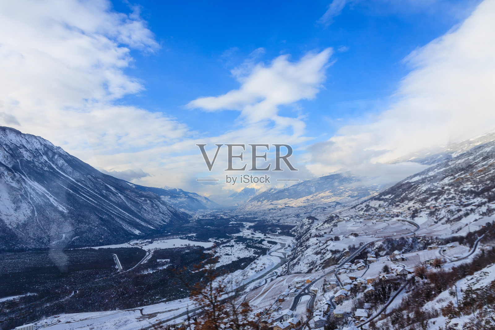 瑞士阿尔卑斯山的冬天和雪照片摄影图片