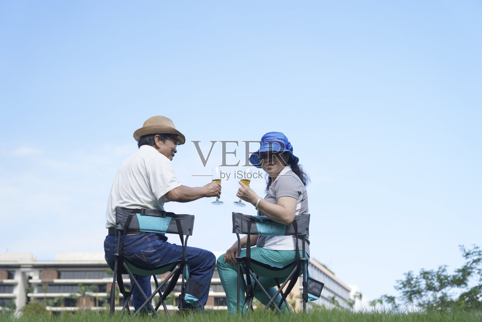 老年人退休后享受生活方式照片摄影图片