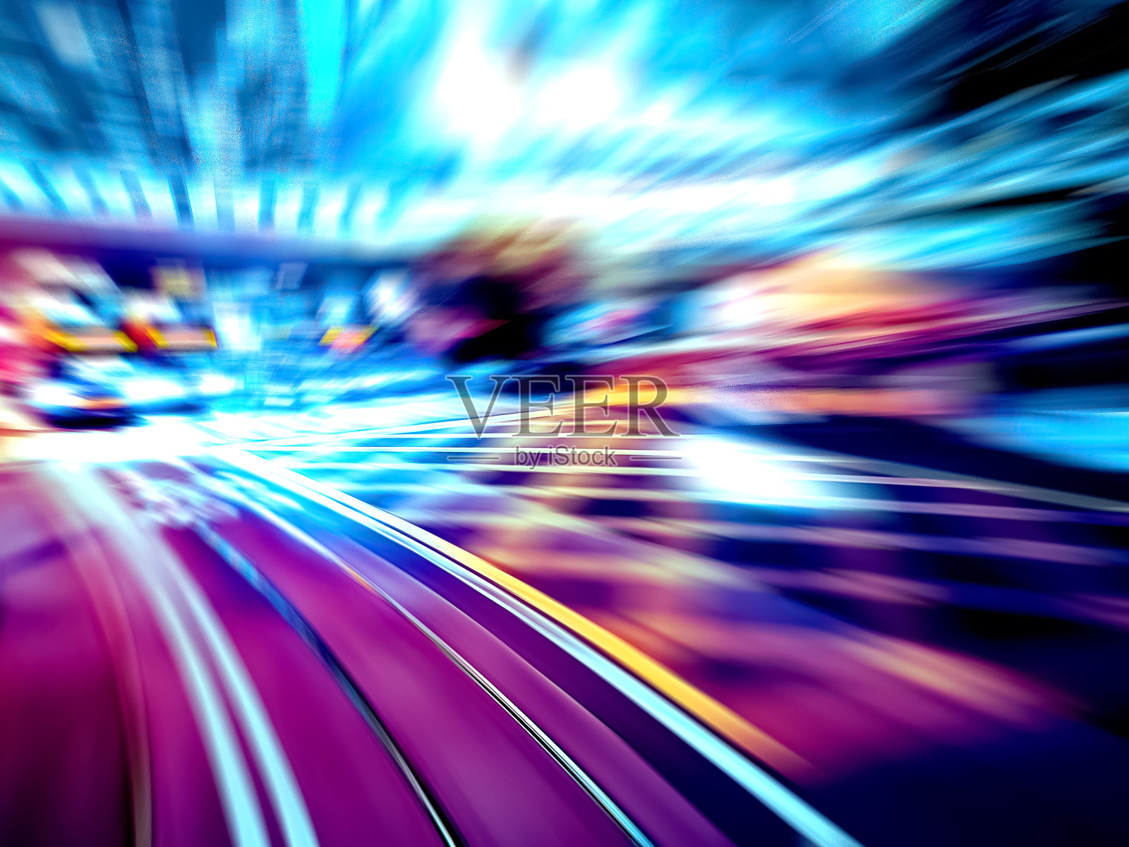 城市夜间交通灯轨迹的抽象图像照片摄影图片