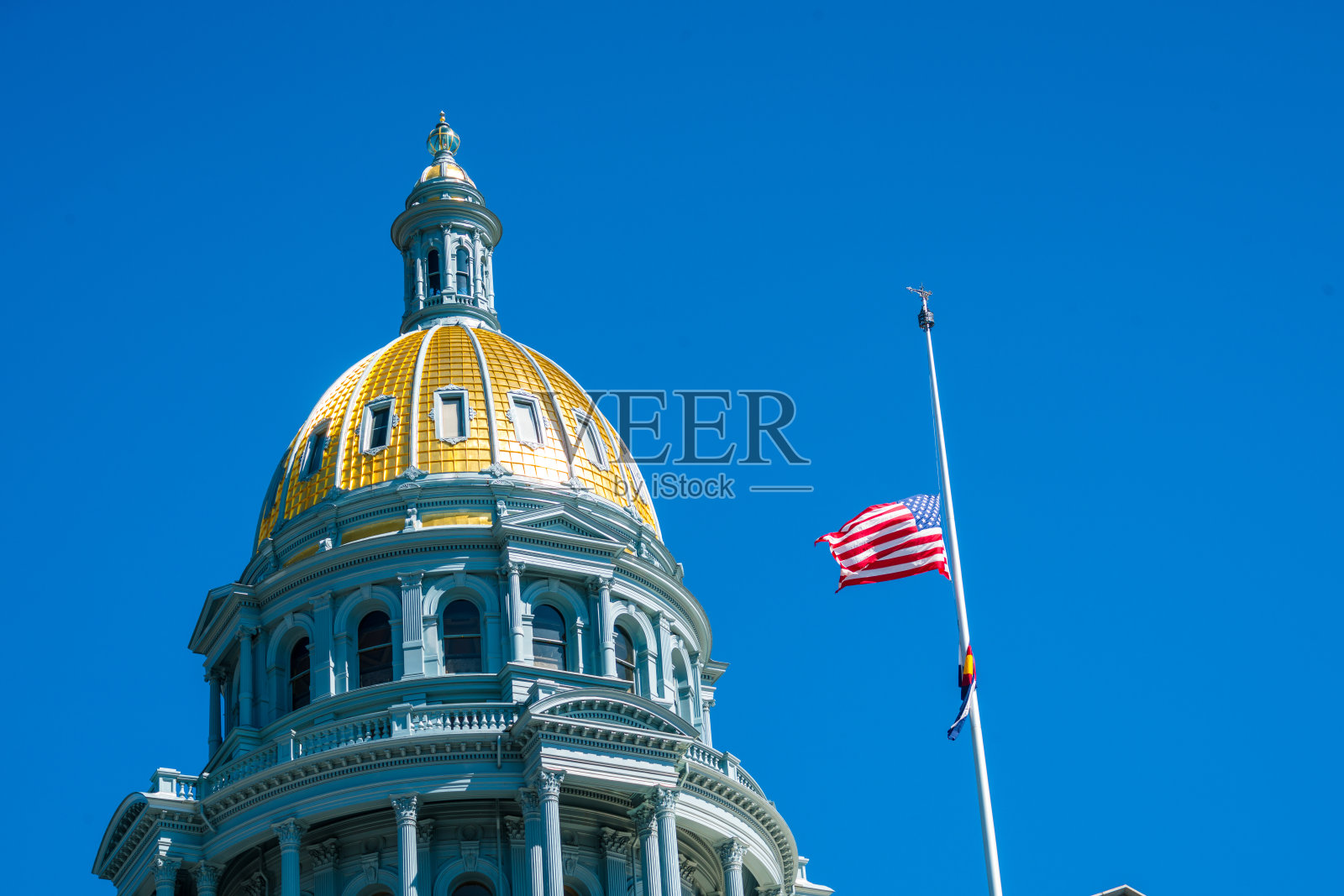 科罗拉多州国会大厦降半旗照片摄影图片