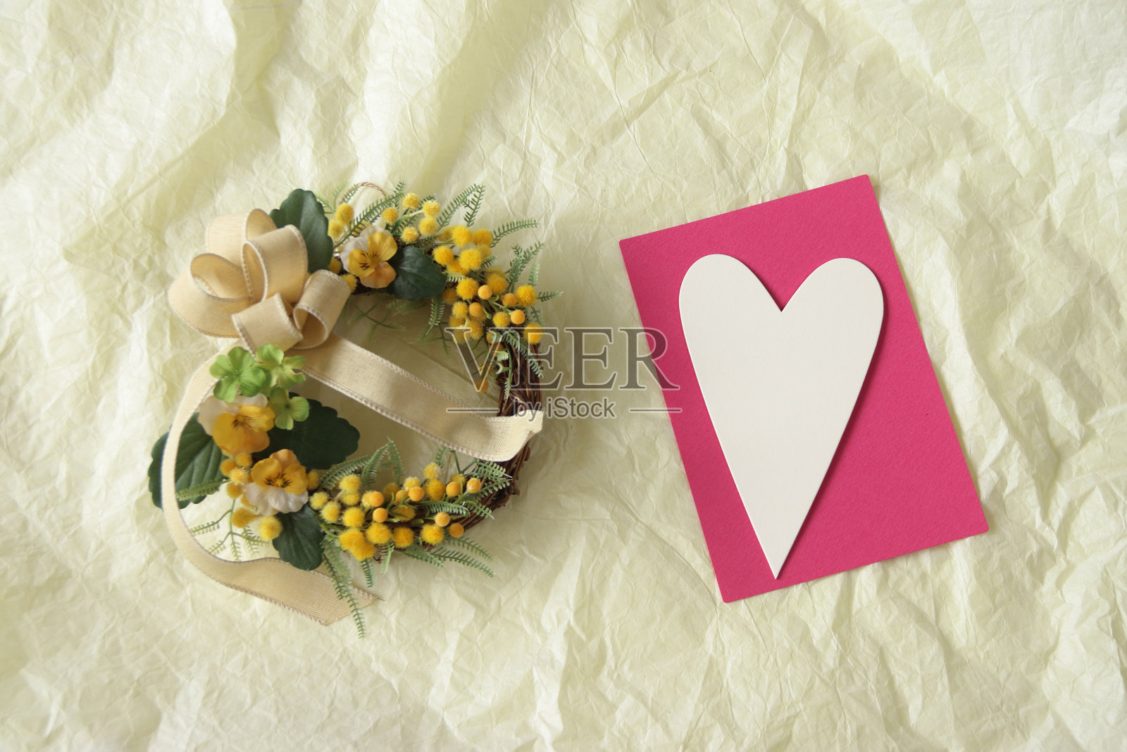 花环的含羞草照片摄影图片