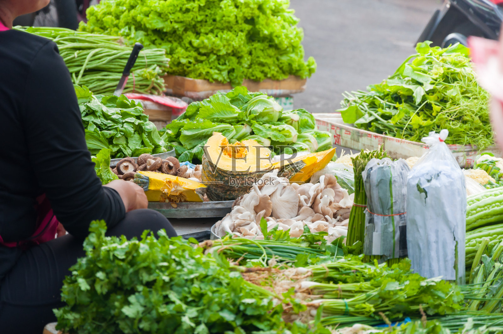 在亚洲泰国市场出售的新鲜蔬菜照片摄影图片