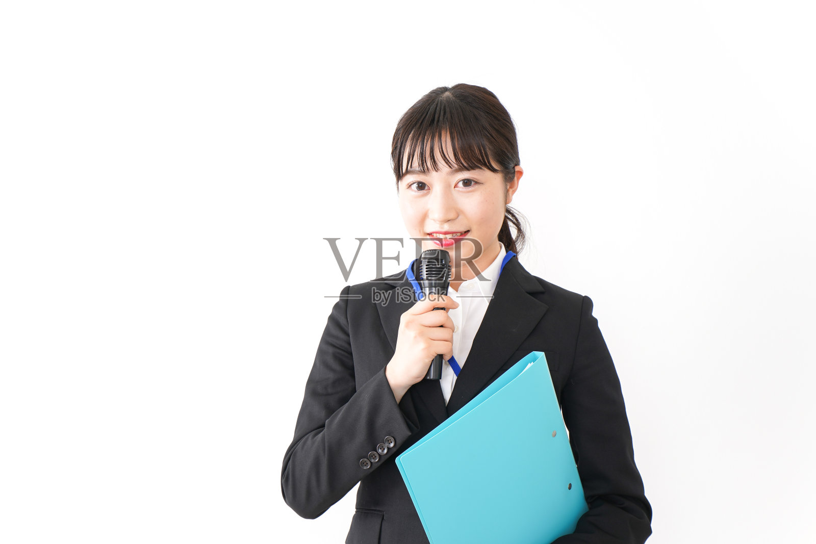 年轻的女商人正在做演讲照片摄影图片