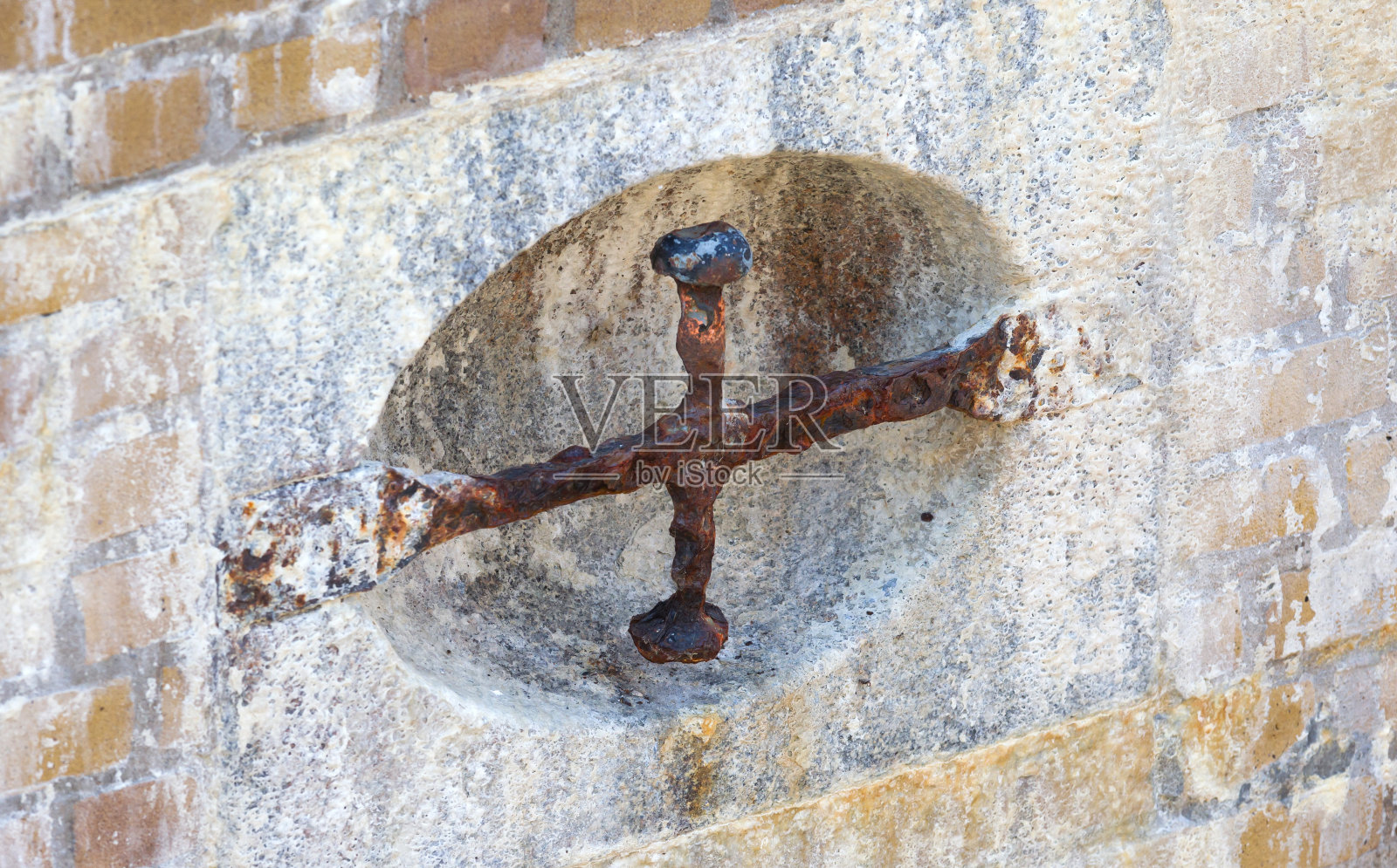 港口里的小金属锚点照片摄影图片