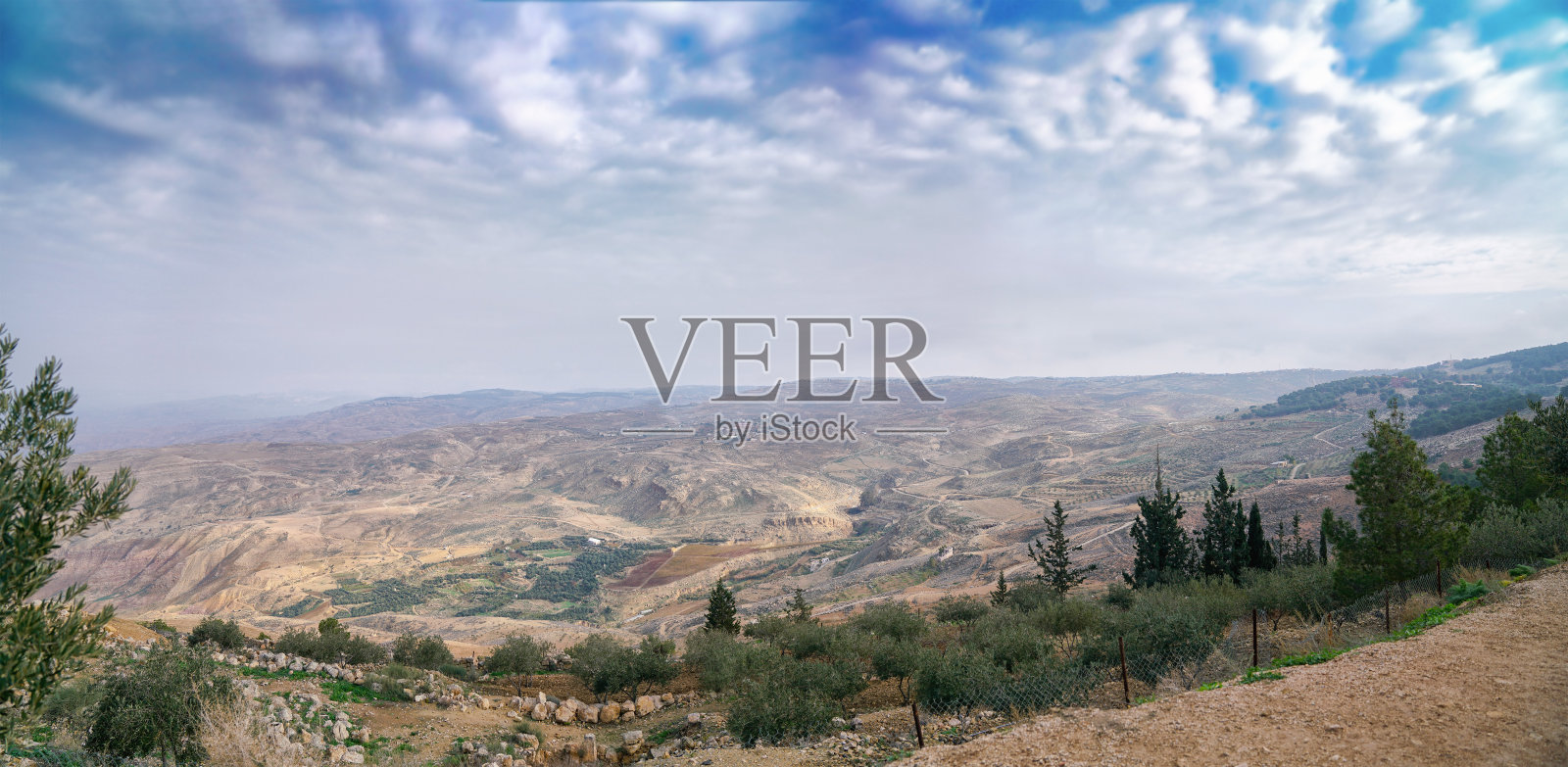 从尼波山俯瞰全景照片摄影图片