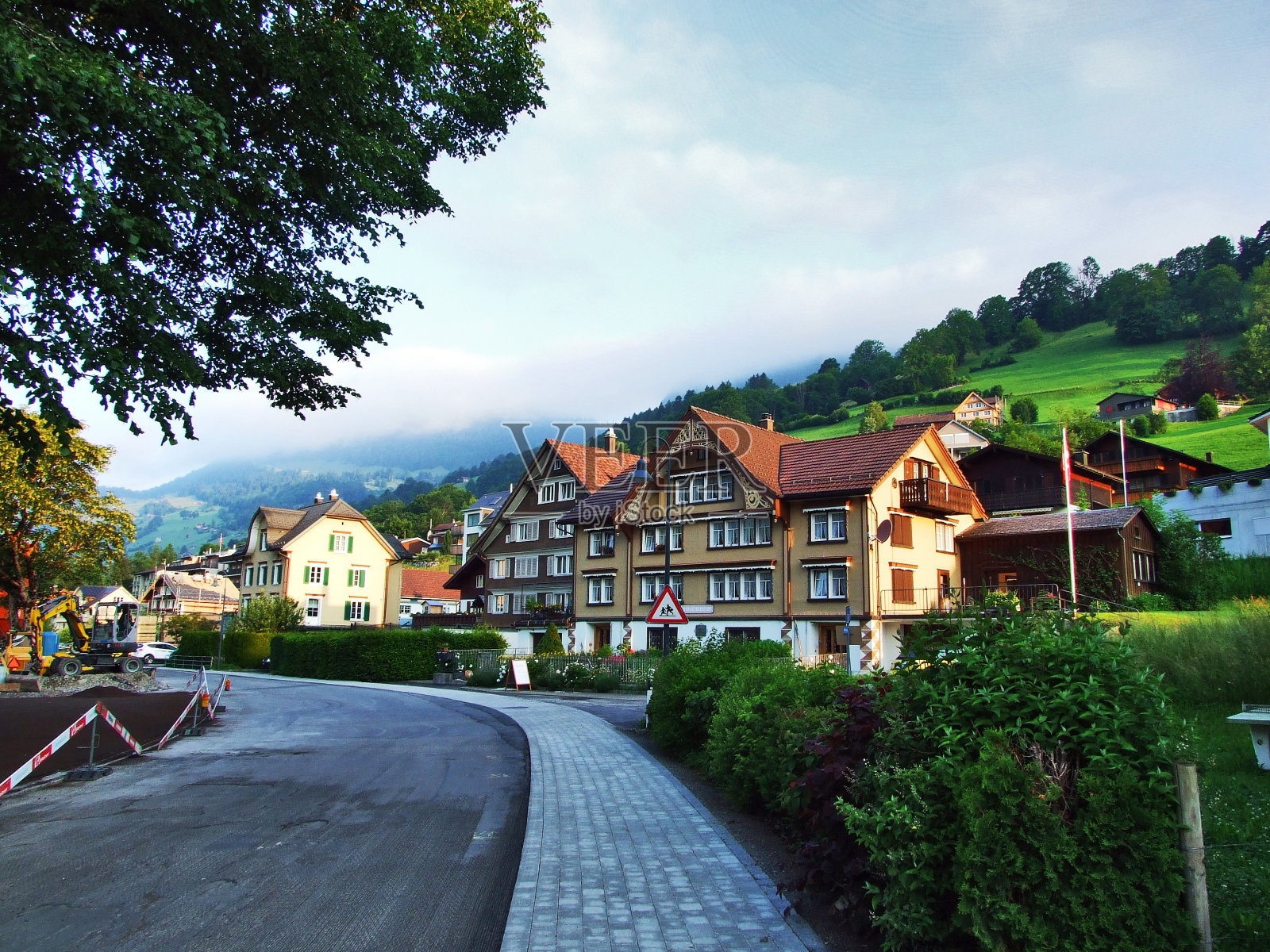 图尔河谷和托根堡地区的Unterwasser村照片摄影图片