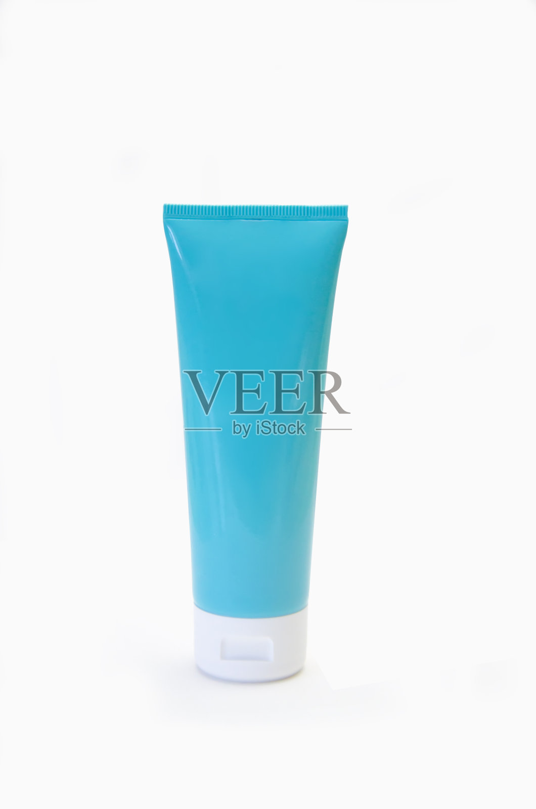 白色背景上的包装奶油管照片摄影图片