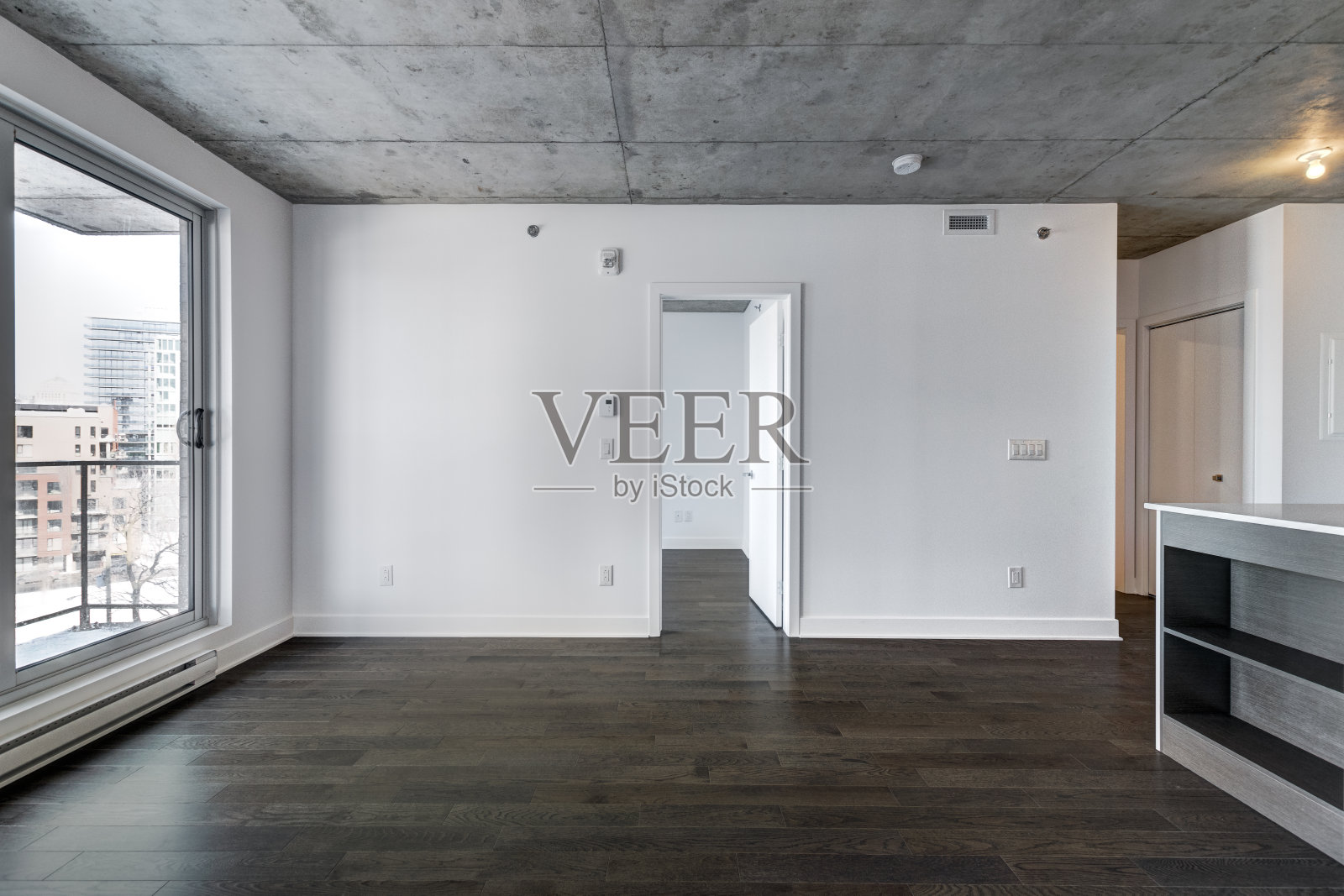 全新的现代公寓在公寓在格里芬镇,蒙特利尔,加拿大照片摄影图片