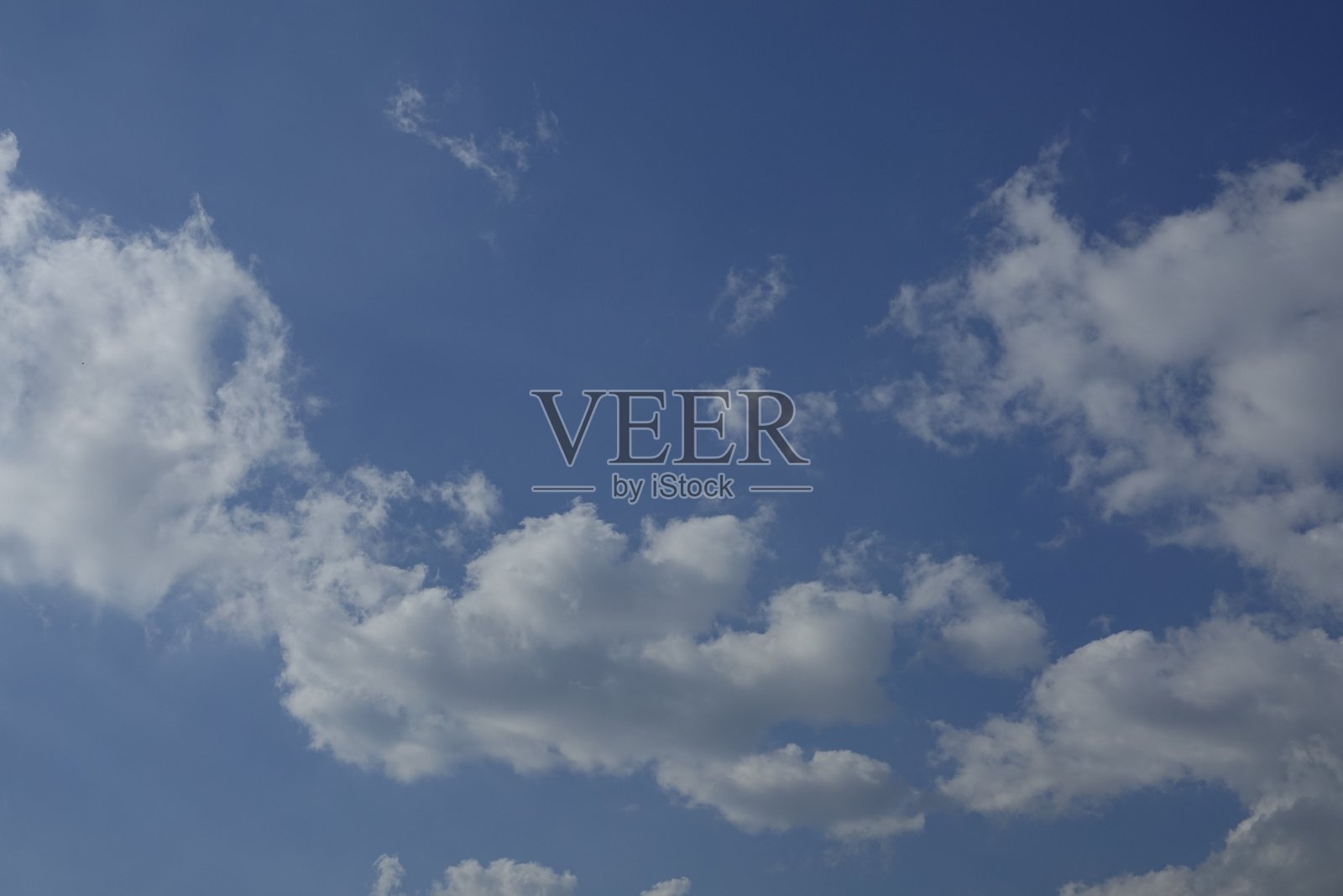 白云和蓝天照片摄影图片