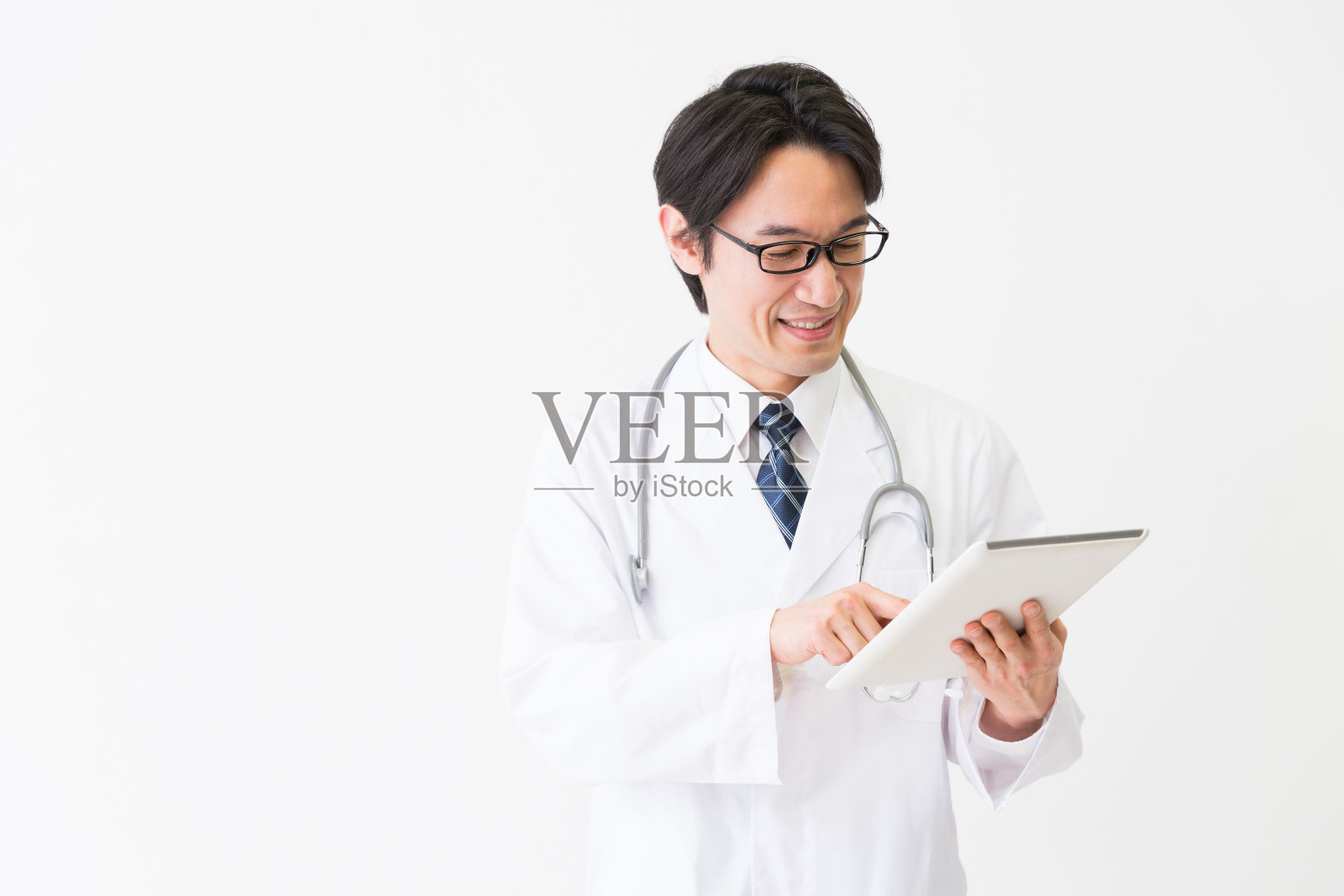 穿白大褂的男人照片摄影图片