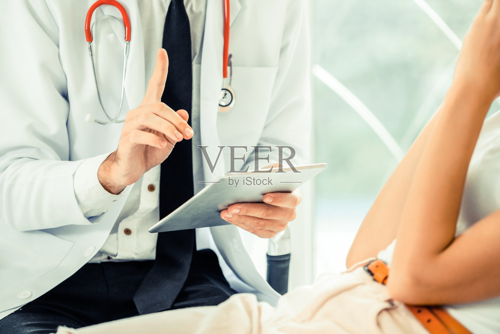 在医院工作的医生。照片摄影图片