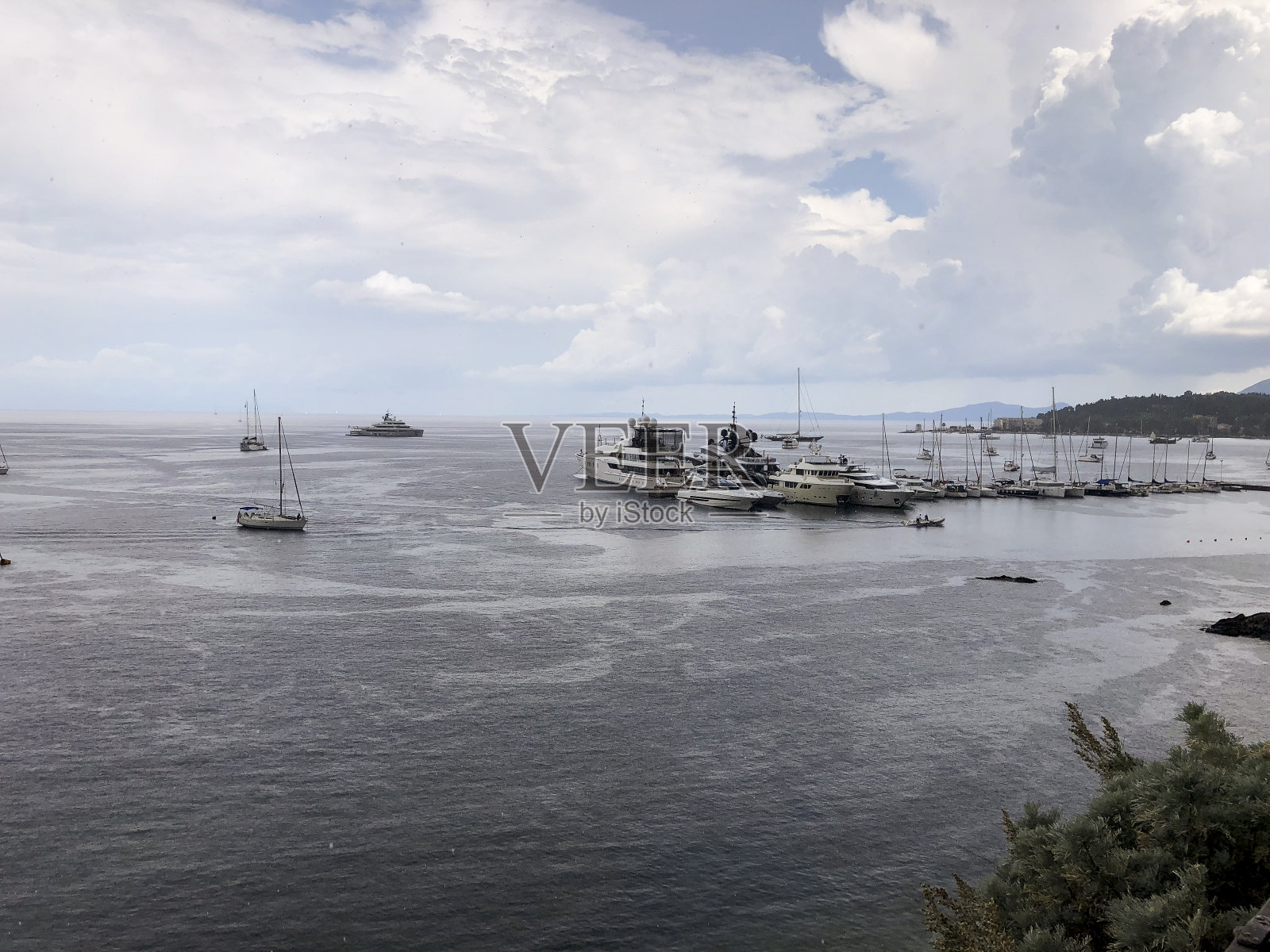 希腊科孚岛湾。照片摄影图片