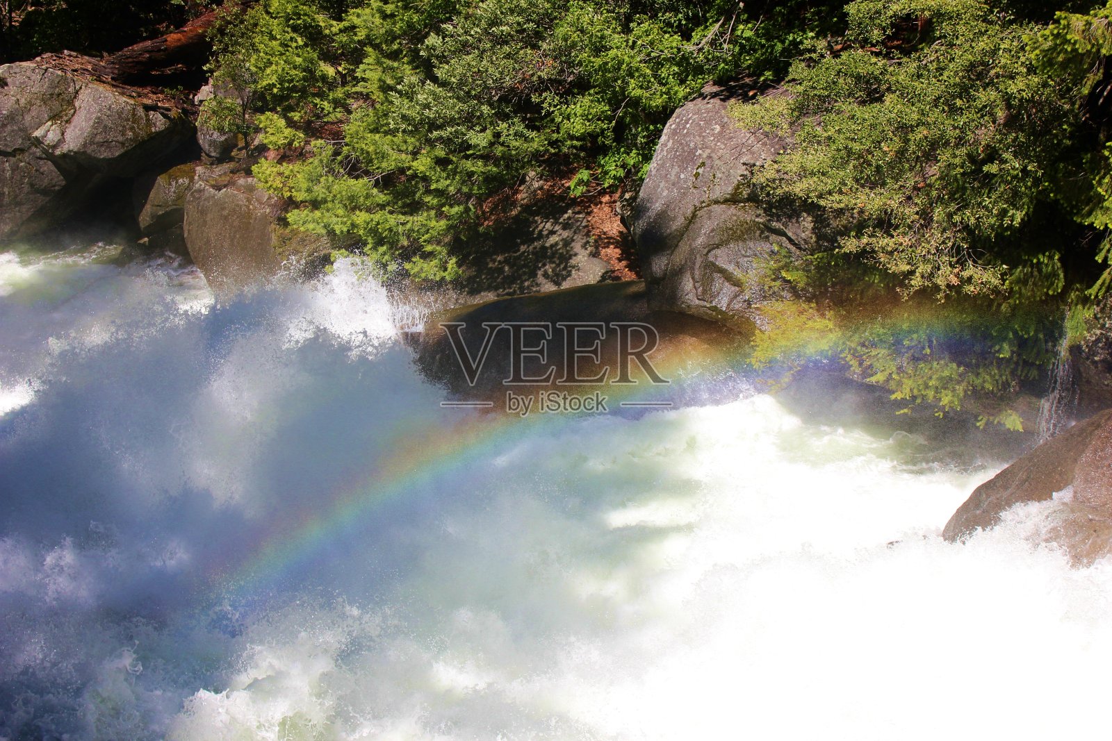 白水彩虹照片摄影图片