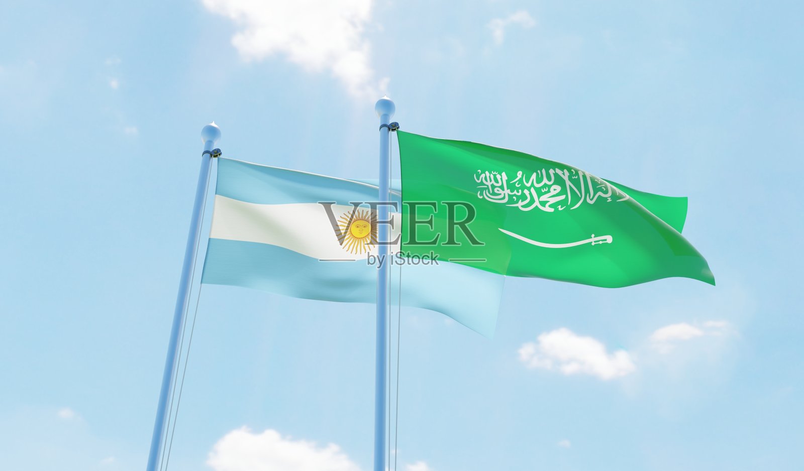 沙特阿拉伯和阿根廷,两面旗帜在蓝天下飘扬照片摄影图片