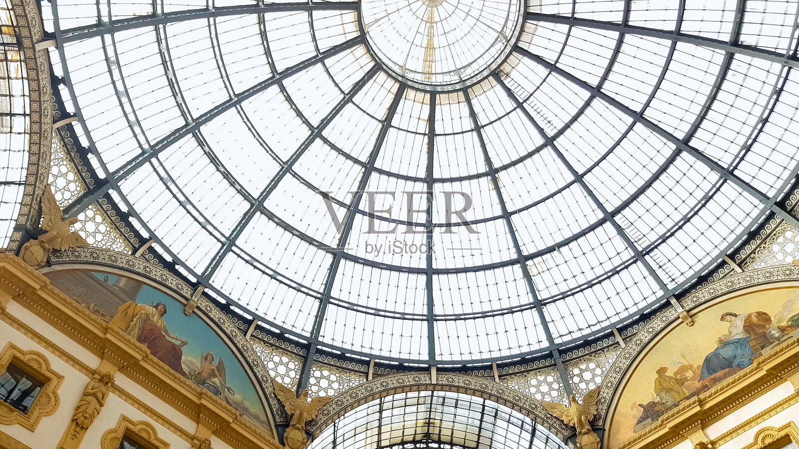 意大利埃马努埃莱Galleria Vittorio Emanuele玻璃圆顶,美丽的建筑照片摄影图片