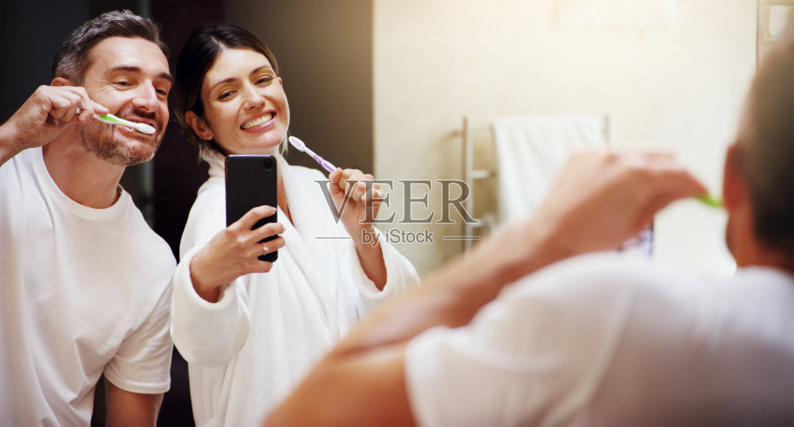 看看我们的超级明星的笑容!照片摄影图片