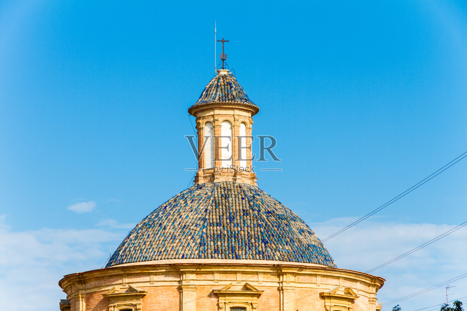 瓦伦西亚,西班牙。教堂的圆顶是荒凉的照片摄影图片