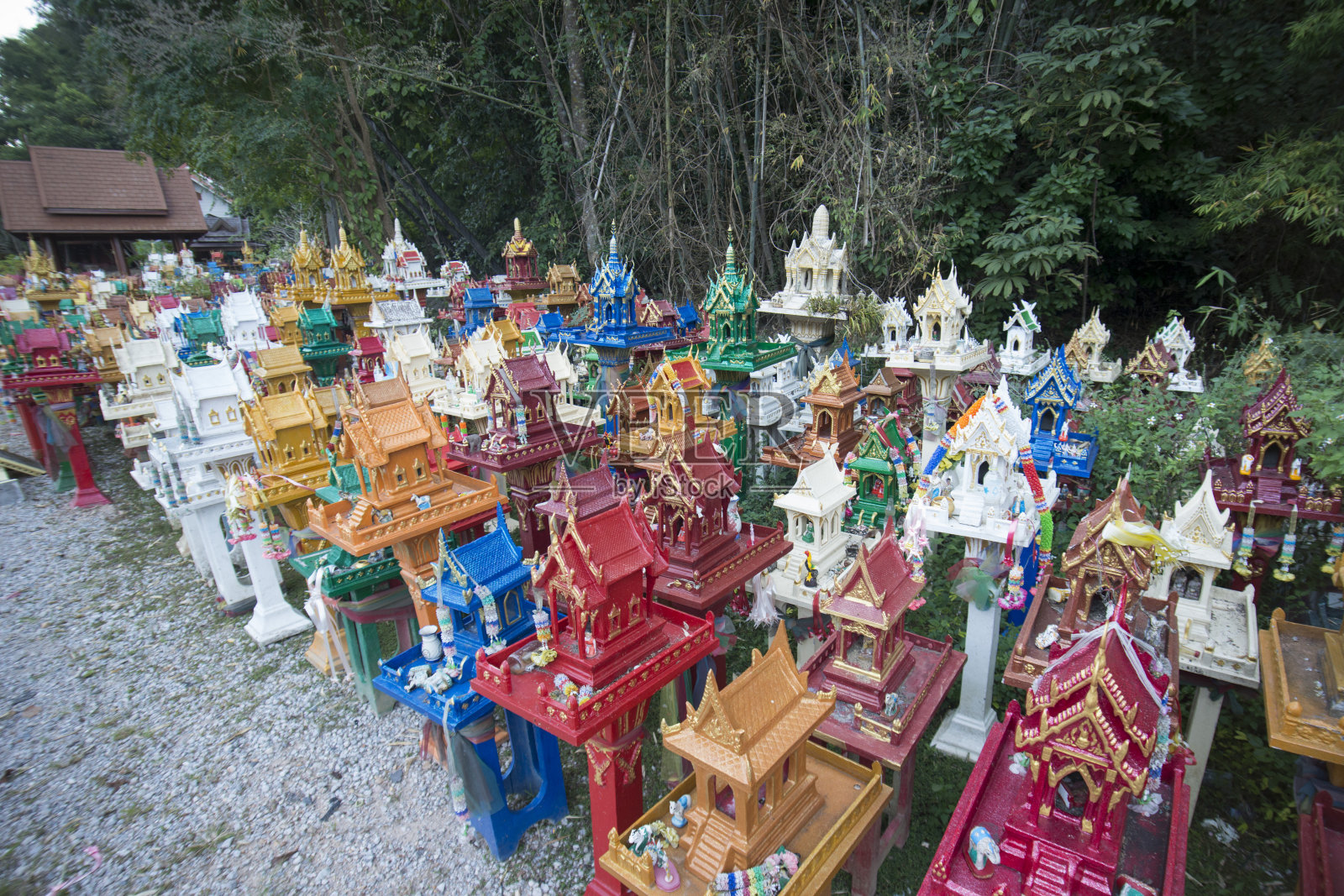 泰国兰邦美达酒屋照片摄影图片