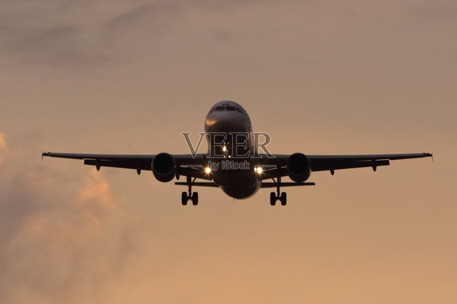 傍晚抵达罗马照片摄影图片