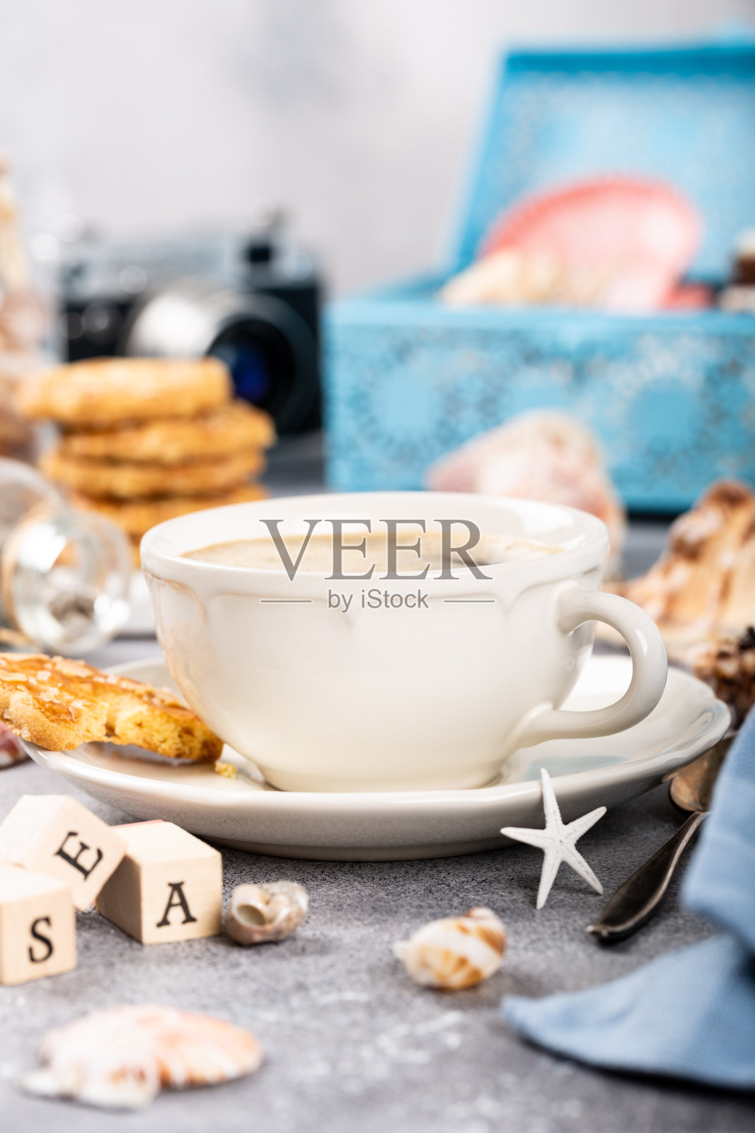 咖啡杯配饼干照片摄影图片