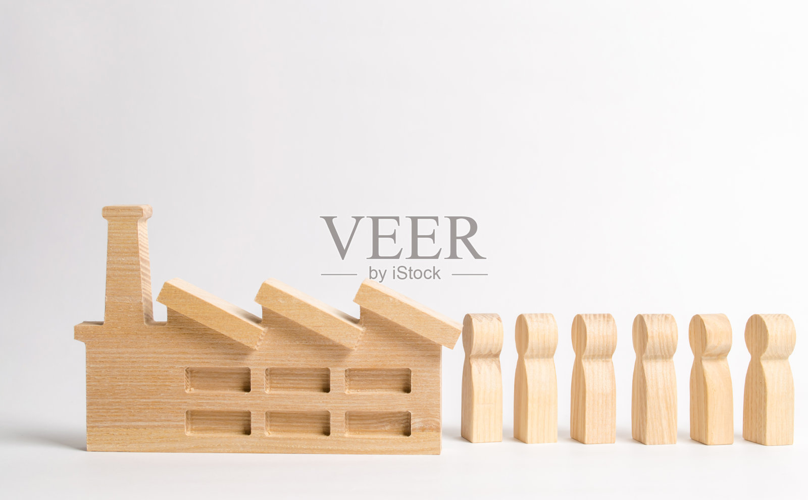 一群人在工厂里排队。工人们开始工作。招聘。工业和制造业的发展。City-forming企业。对专业人士和专业人士的高需求。迁移工作。照片摄影图片