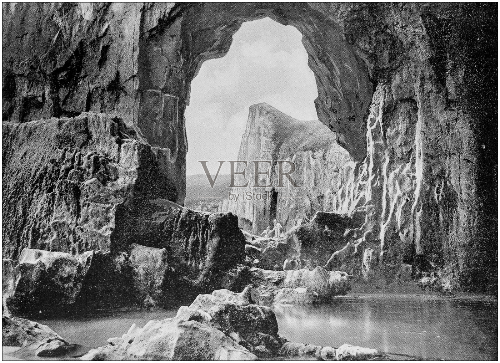 英格兰和威尔士的古董黑白照片:Lydstep自然拱门,Tenby照片摄影图片