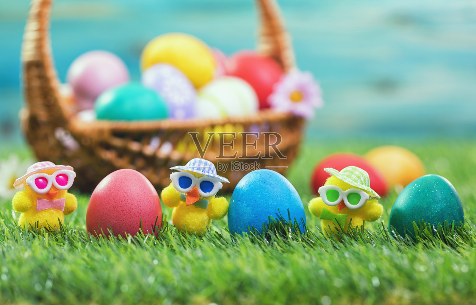 色彩斑斓的复活节彩蛋照片摄影图片