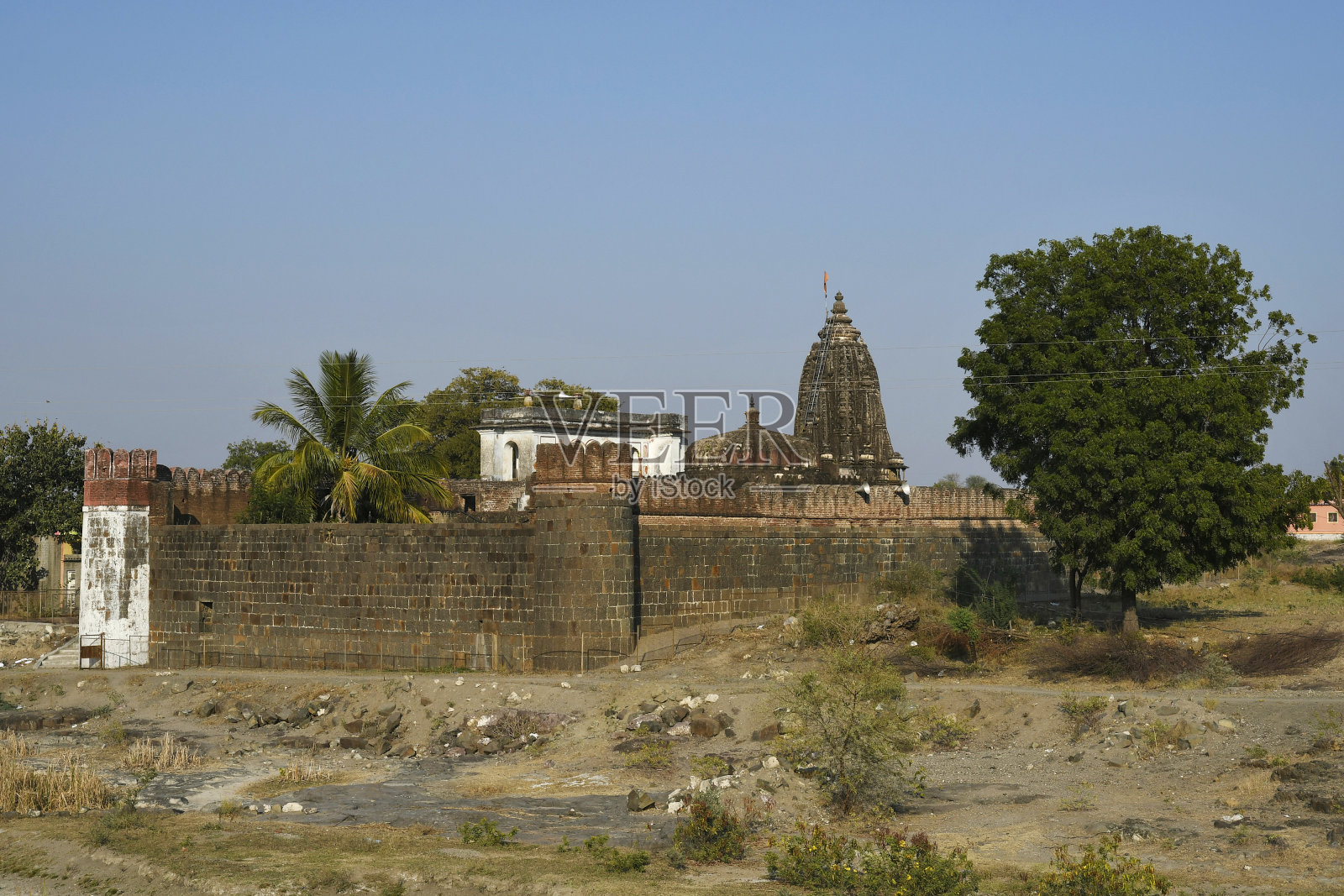 Vitthal神庙及其周围的防御墙,Palashi, Parner, Ahmednagar照片摄影图片